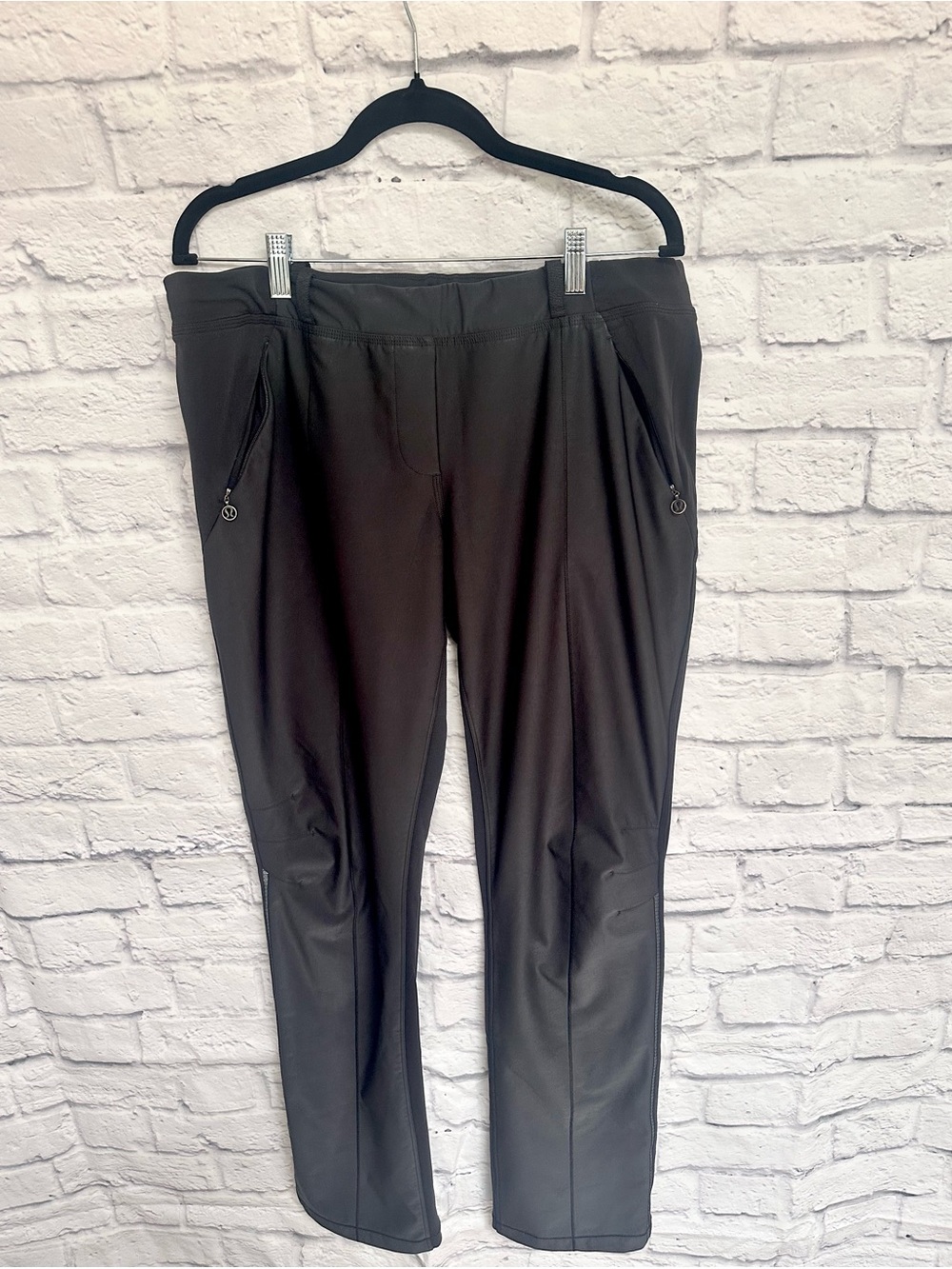 Lululemon athletica Black womens Jogger-Style Performance Pants size 12
